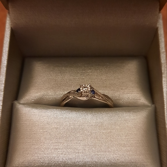 Ring - Picture 1 of 5